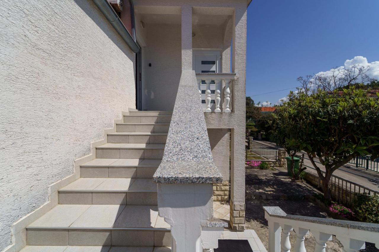 Apartment Nada Petrčane Exterior foto