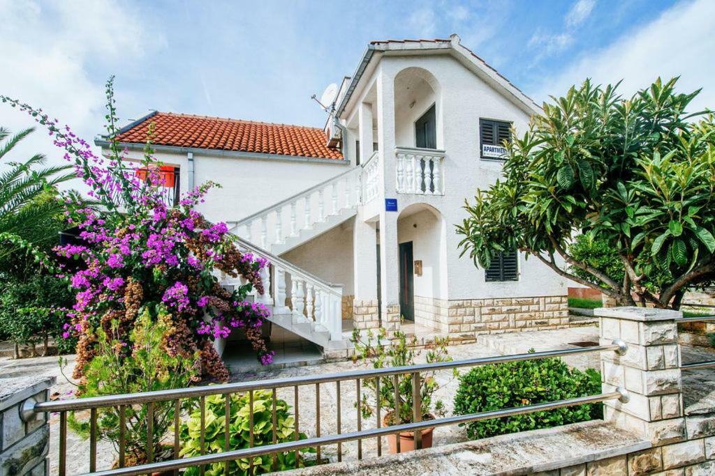 Apartment Nada Petrčane Exterior foto